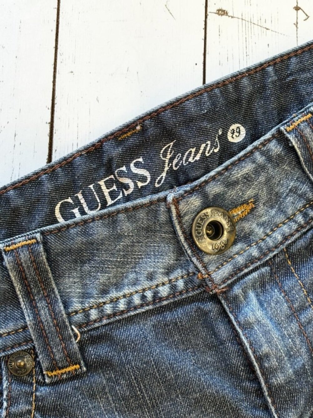 GUESS Denim Shorts Dark Wash Low Rise Stretch Y2K Size 25 - Picture 4 of 8